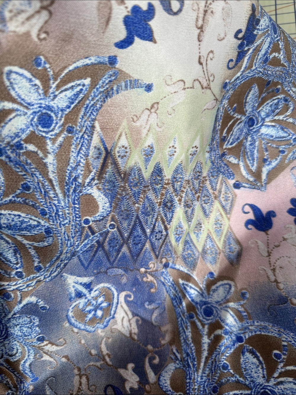 Vintage 90s Satin Fabric 5 Yards Drapey Ornate Floral Medallion Blue Mauve - Picture 13 of 13